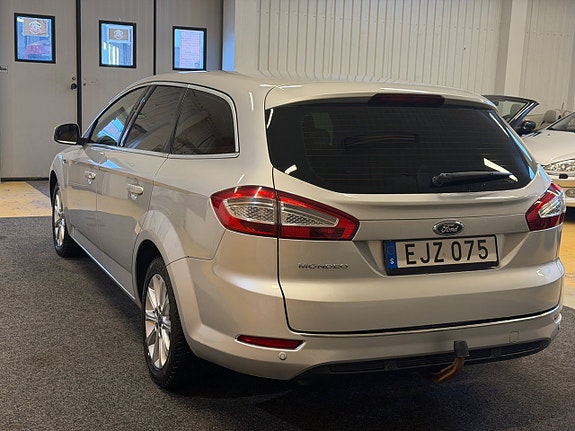 Ford Mondeo 4 of 5