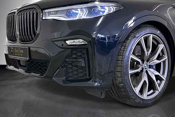 BMW X7 4 of 5