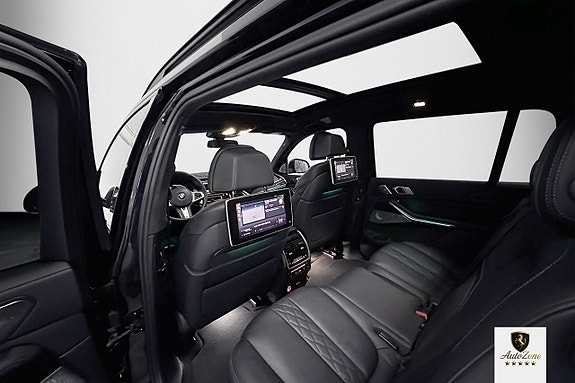 BMW X7 22 of 30
