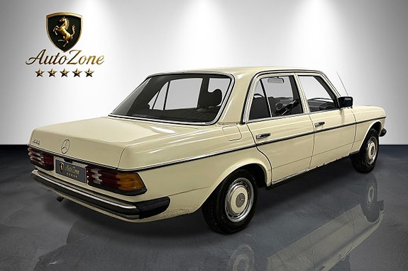 Mercedes-Benz 230 4 of 5