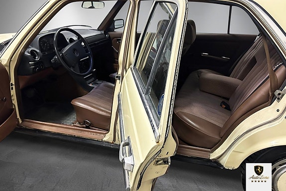 Mercedes-Benz 230 9 of 10