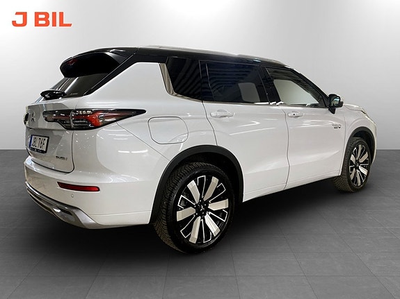 Mitsubishi Outlander 4 of 18
