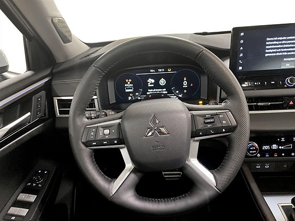 Mitsubishi Outlander 8 of 18