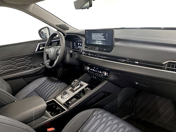 Mitsubishi Outlander 14 of 18