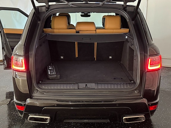 Land Rover Range Rover Sport 12 of 23