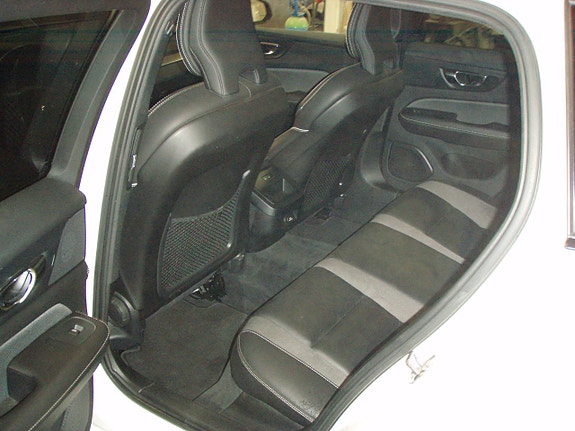 Volvo V60 8 of 11