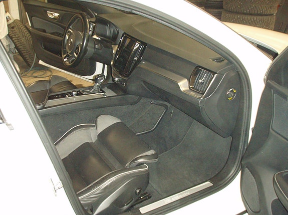 Volvo V60 9 of 11