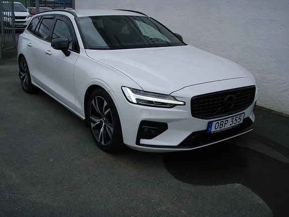 Volvo V60 2 of 5