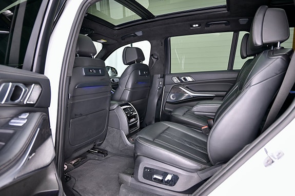 BMW X7 12 of 30