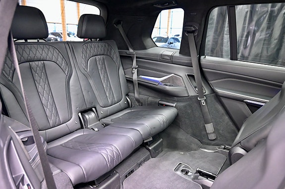 BMW X7 15 of 30
