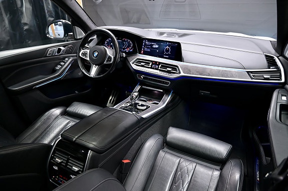 BMW X7 20 of 30