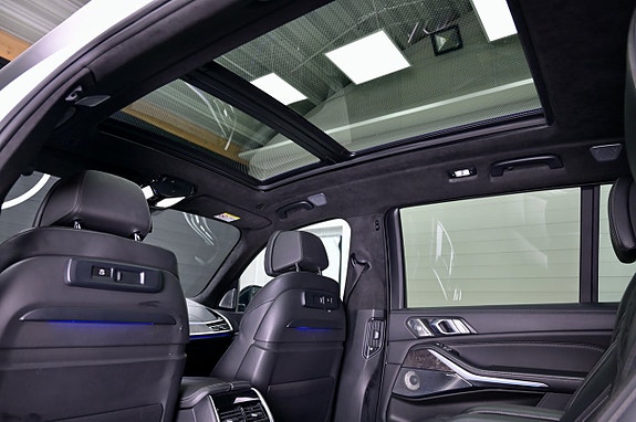 BMW X7 13 of 30