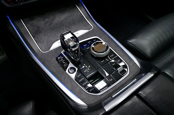 BMW X7 28 of 30