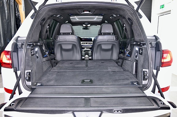 BMW X7 9 of 30