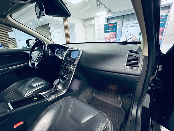 Volvo XC60 15 of 22