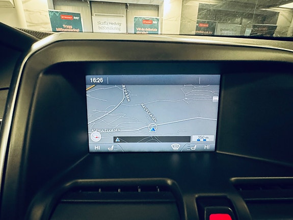 Volvo XC60 13 of 22