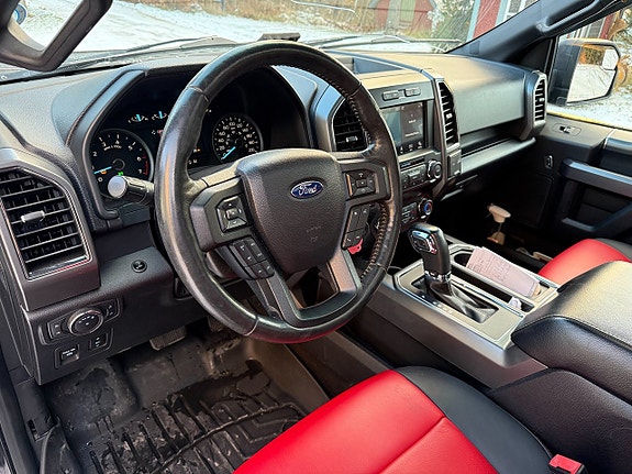 Ford F-150 4 of 5