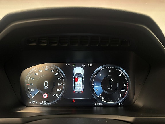 Volvo XC90 22 of 30