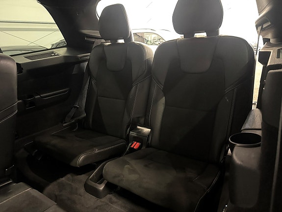 Volvo XC90 13 of 30