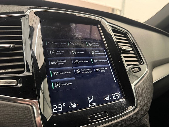 Volvo XC90 29 of 30