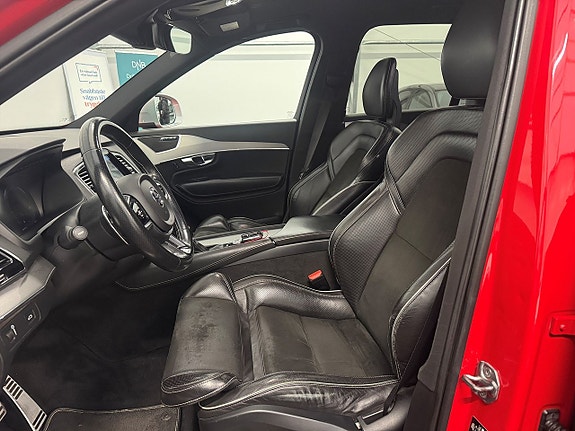 Volvo XC90 11 of 30