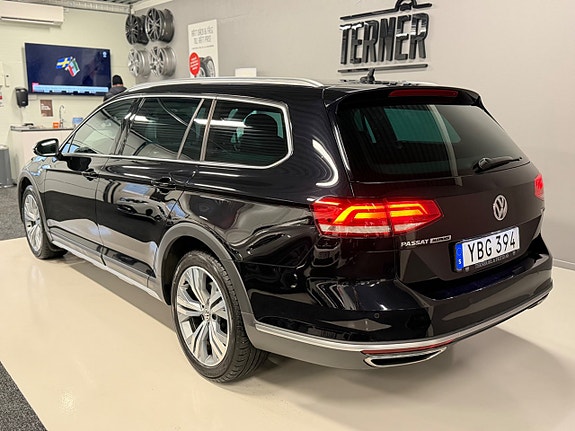 Volkswagen Passat Alltrack 4 of 5