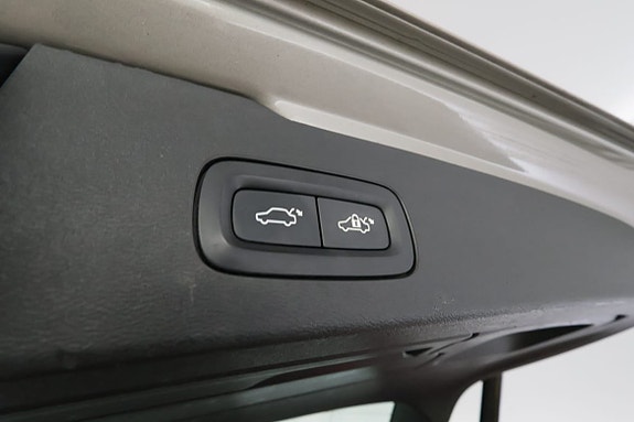 Volvo V60 9 of 28