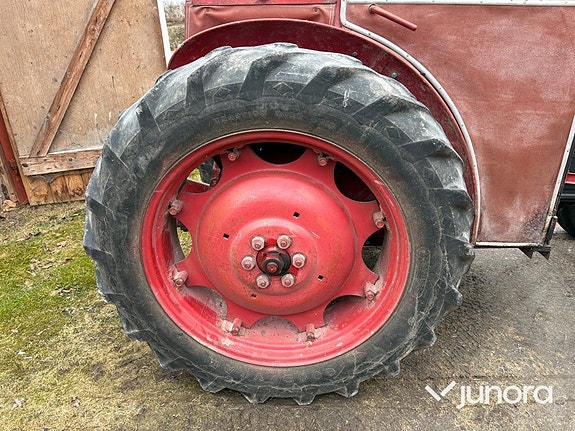 Traktor-BOLINDER-MUNKTELL 24 of 26