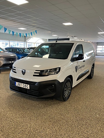 Peugeot e-Partner 2 of 5
