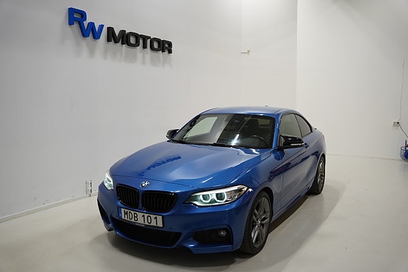 BMW 218 2 of 5