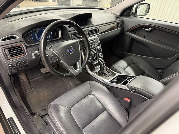 Volvo XC70 14 of 20