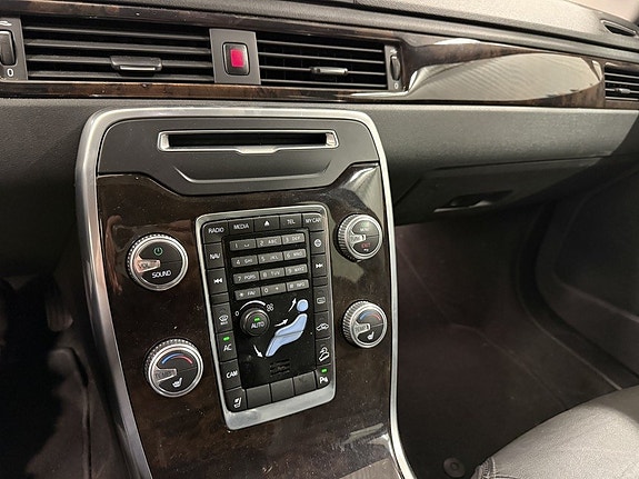 Volvo XC70 16 of 20