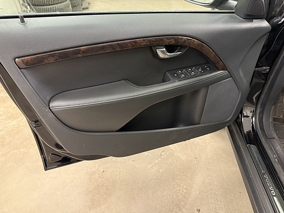 Volvo XC70 12 of 22