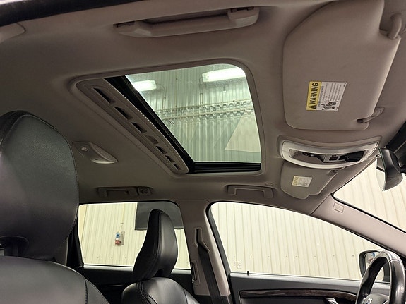 Volvo XC70 11 of 22