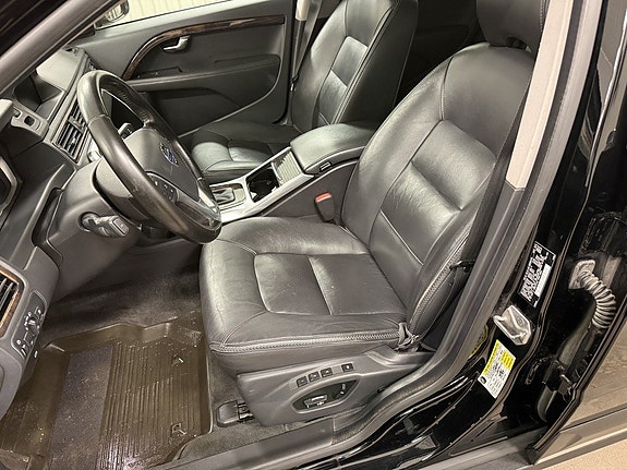 Volvo XC70 14 of 22