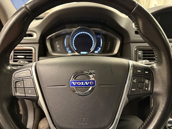 Volvo XC70 15 of 22
