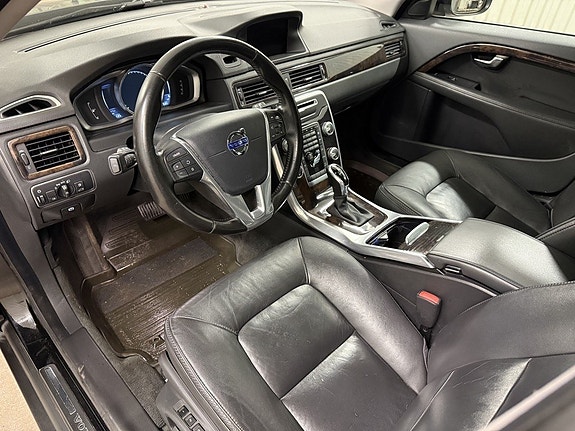 Volvo XC70 13 of 22