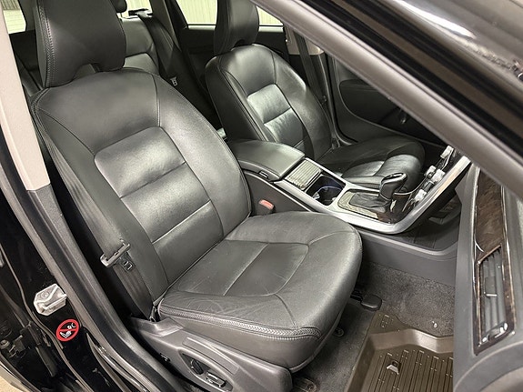 Volvo XC70 10 of 22