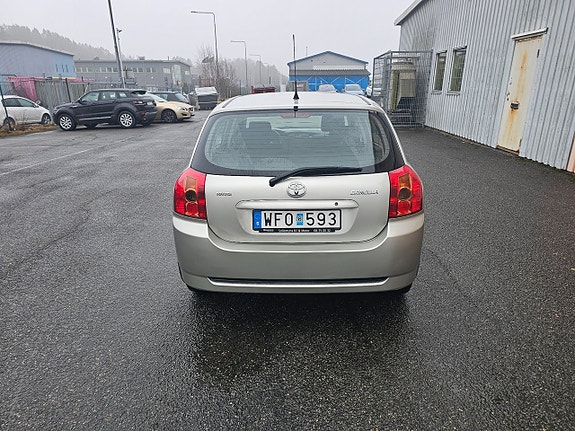 Toyota Corolla 3 of 14