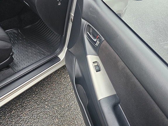 Toyota Corolla 11 of 14