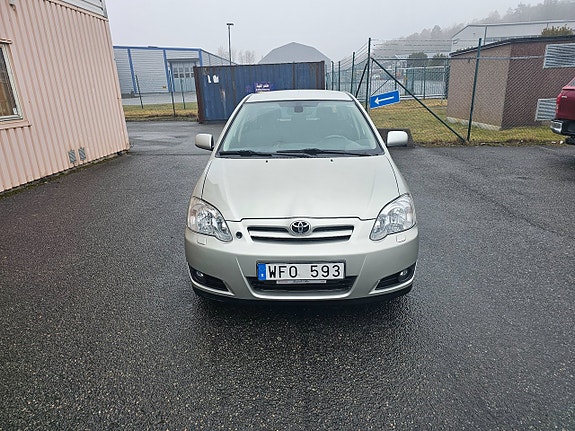 Toyota Corolla 2 of 14