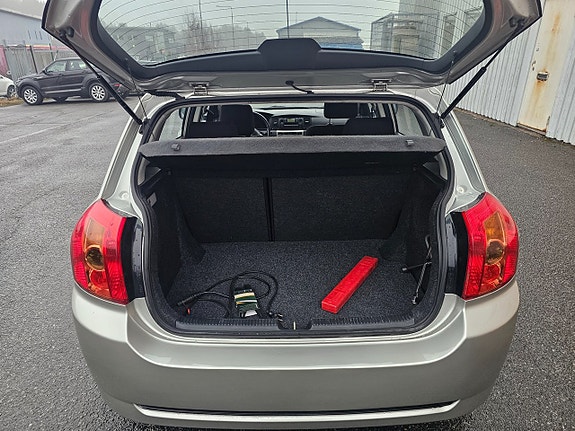 Toyota Corolla 6 of 14