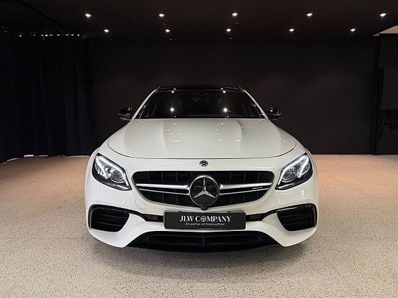 Mercedes-Benz AMG GT Roadster 2 of 5