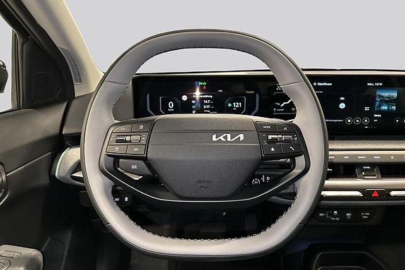 Kia EV4 11 of 23