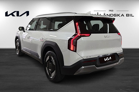 Kia EV9 4 of 5