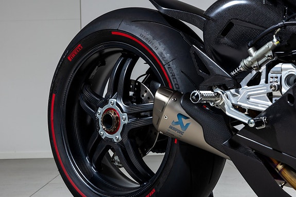 Ducati Superleggera V4 - No. 23 of 500 8 of 10