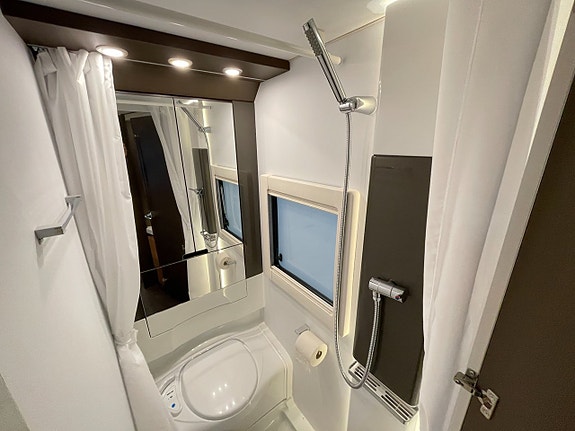 Adria Alpina 573 UP / ALDE / Ugn / Panorama / 1779kr/mån / Cityvatten / 16 of 25
