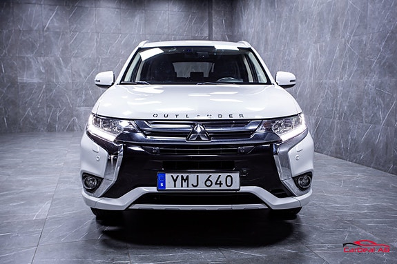 Mitsubishi Outlander 2 of 27
