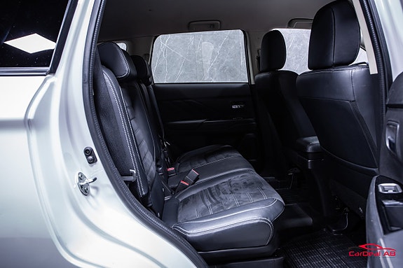Mitsubishi Outlander 18 of 27