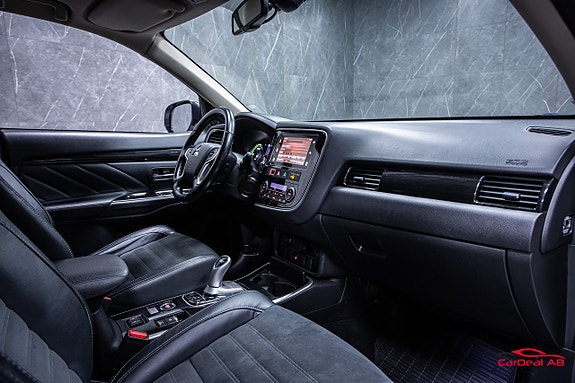 Mitsubishi Outlander 16 of 27